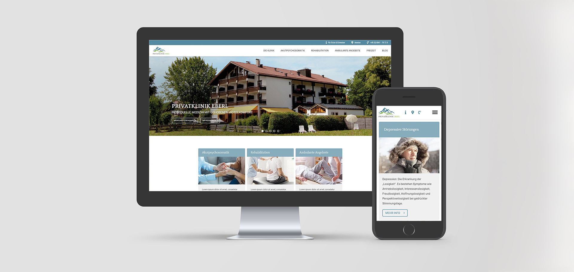 Ansicht einer Unterseite der Webseite der Privatklinik Eberl auf Monitor und Smartphone vor grauem Hintergrund