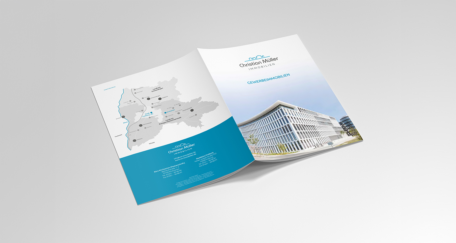 Ansicht Vorder- und Rückseite der Broschüre von Christian Müller Immobilien